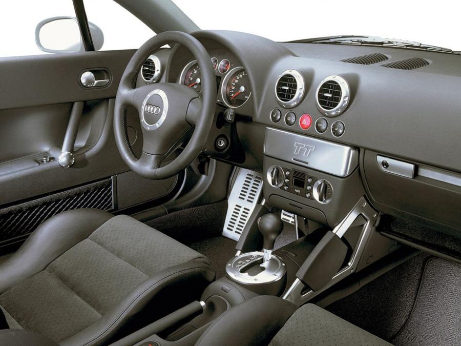 Торпедо Audi TT 3.2 Quattro Coupe (8N) 2003 года  (WW) (фото 7 из 17)